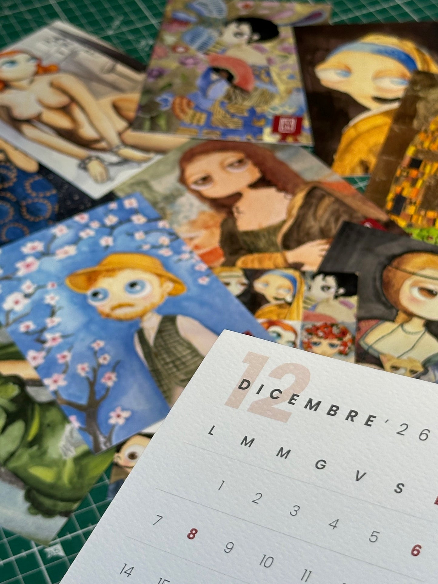 ArtCalendar 2026 – Calendario da tavolo con 12 illustrazioni Pallocchi su carta martellata A6
