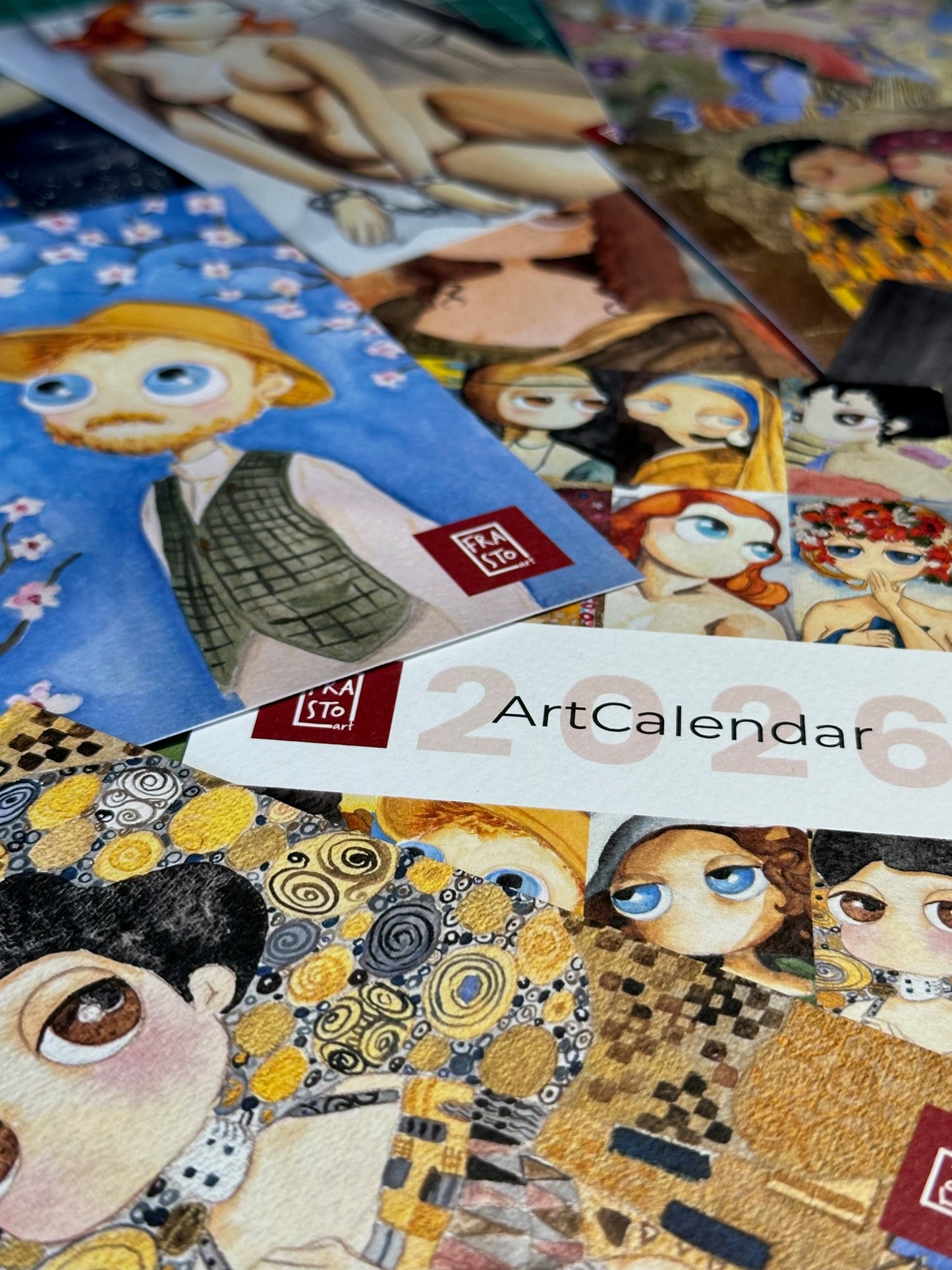 ArtCalendar 2026 – Calendario da tavolo con 12 illustrazioni Pallocchi su carta martellata A6